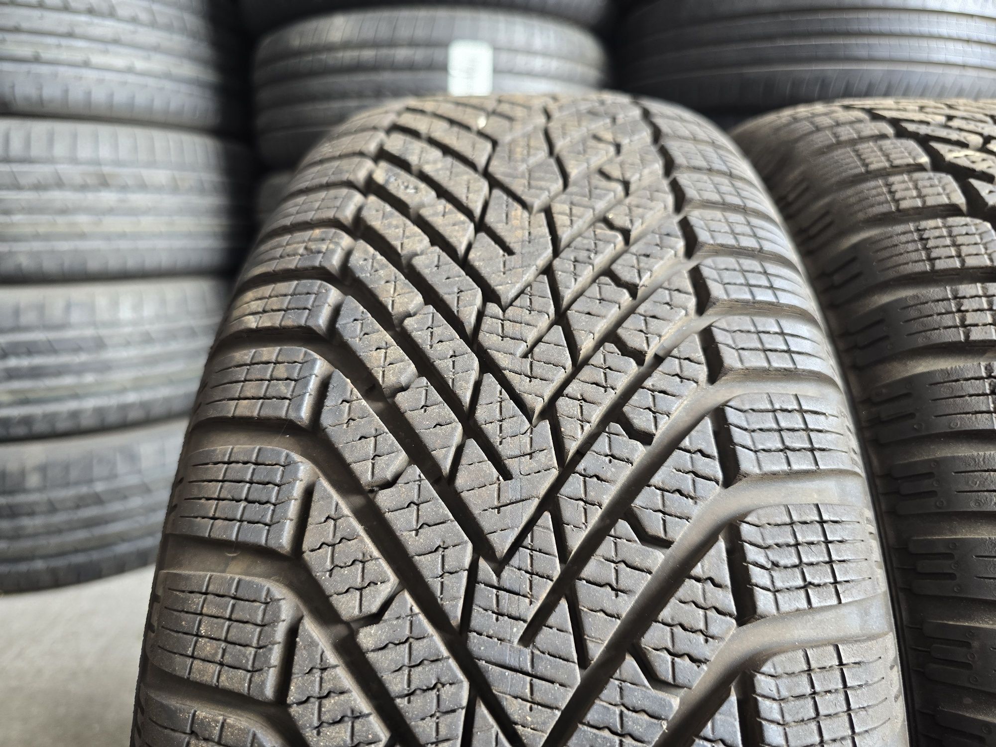 205/60/16 PIRELLI 4бр