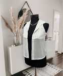 Top alb maiou fara maneci cu gluga Xs-S
