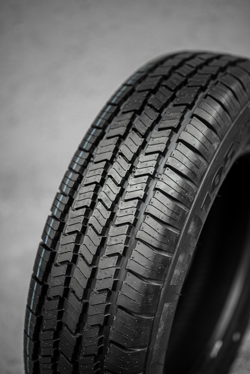 195/75R16C THREE-A TRACVAN 107/105R