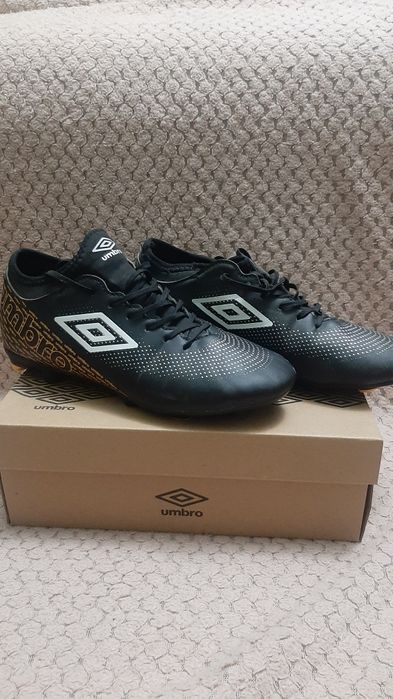 Adidasi fotbal UMBRO