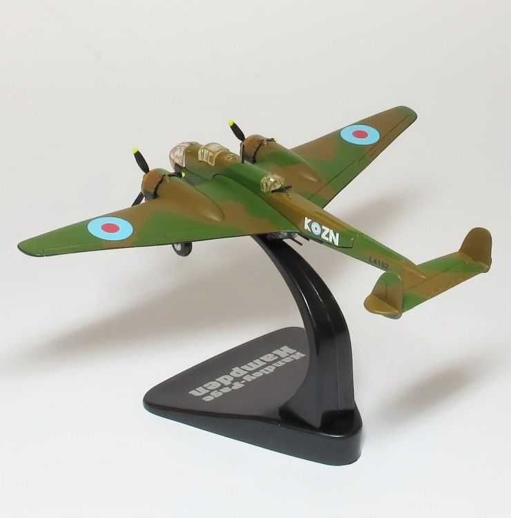 Macheta avion Handley Page Hampden UK RAF 1940 WWII - Atlas 1/144 WW2