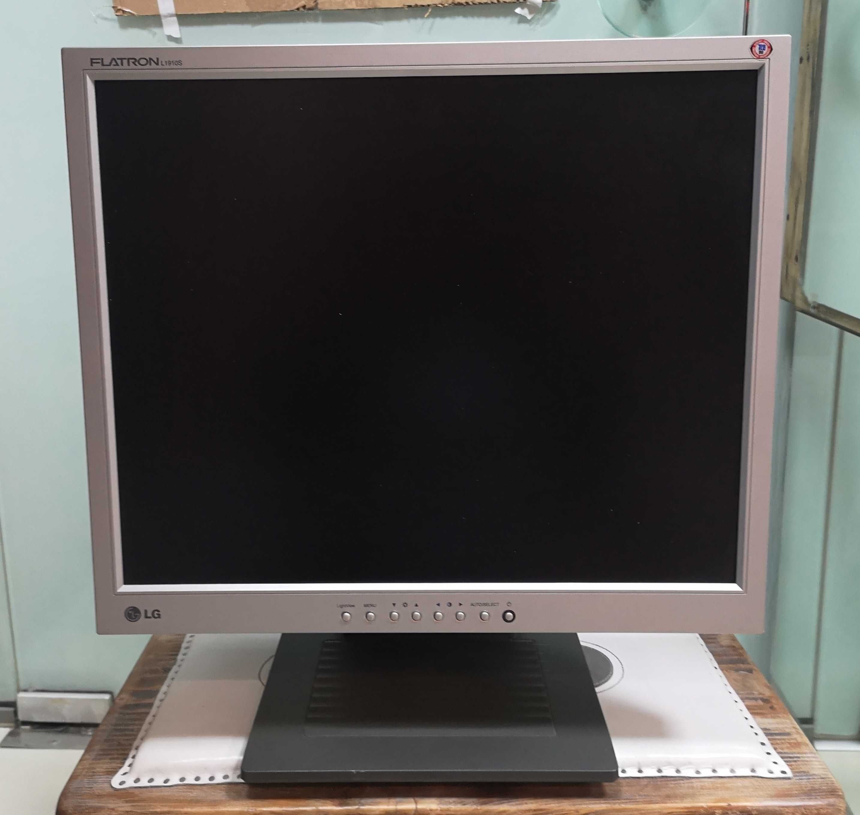 Монитор LG Flatron L1919S 19"