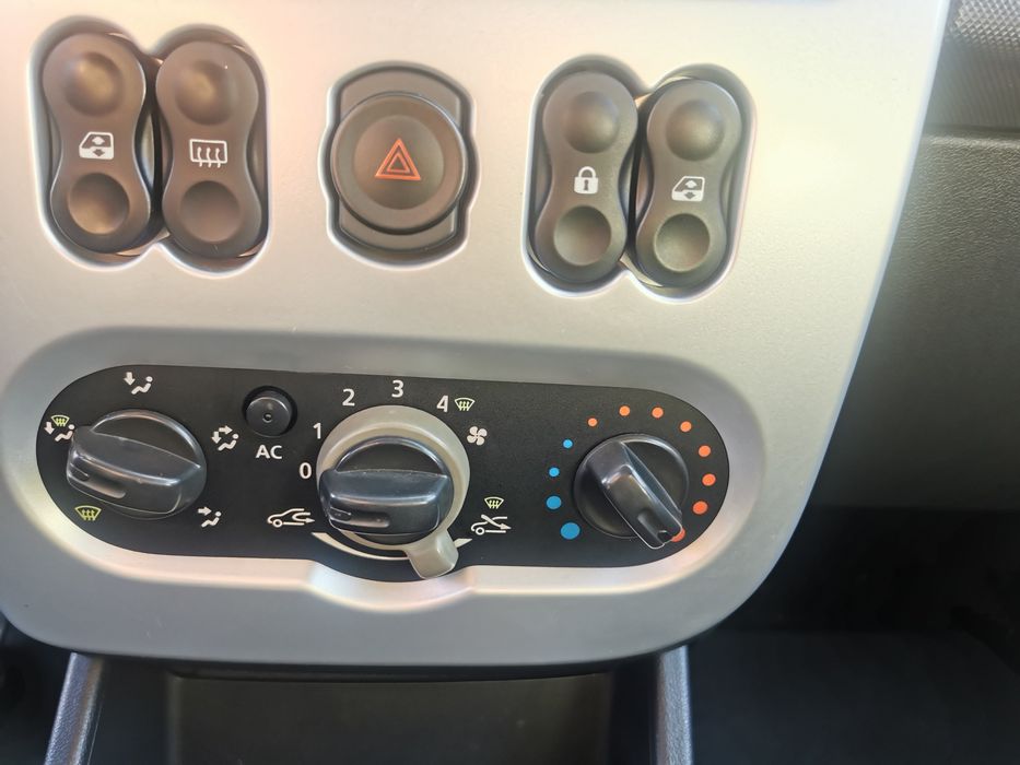 Vând Dacia Logan Benzina+Gpl