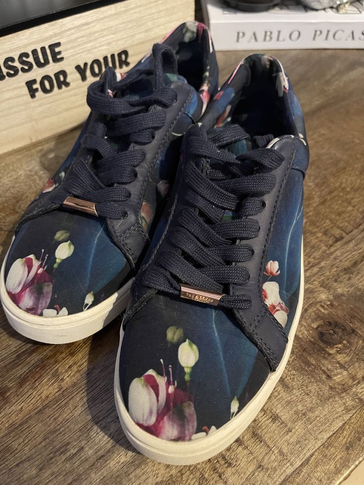 Ted Baker Floral sneakers / size 38