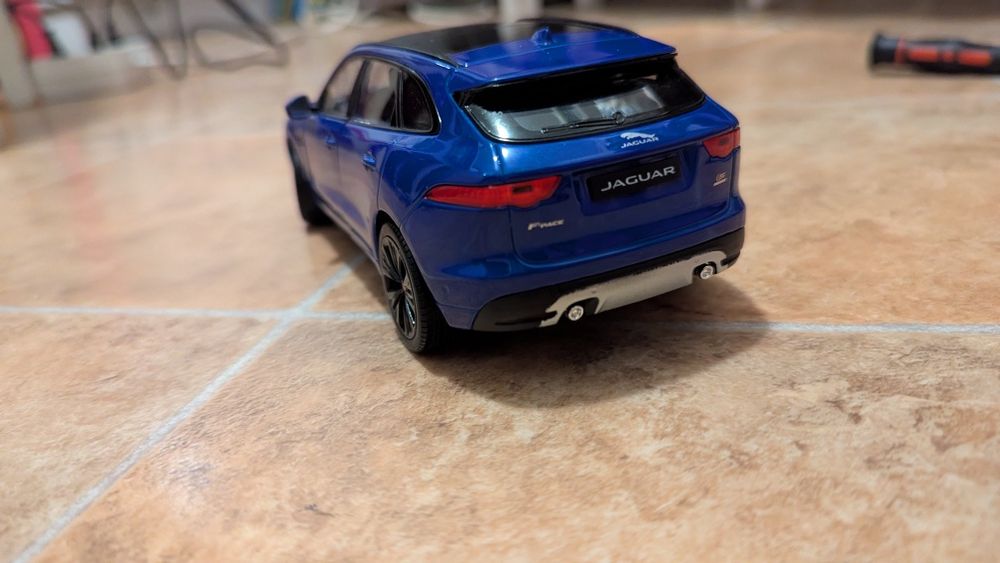 Macheta Jaguar F-Pace 1:24