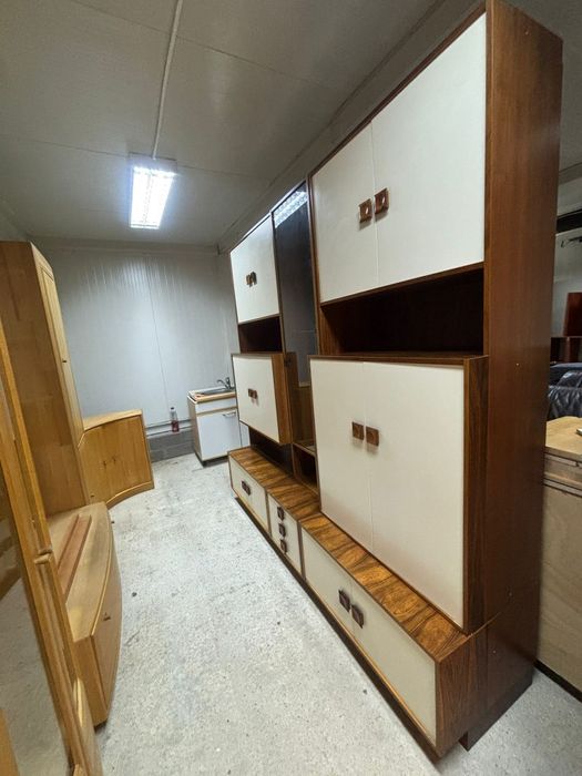 Vând mobilier 230 x 227 de lemn masiv