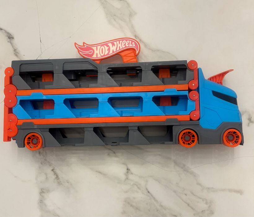 Автотранспортер Hot Wheels Hot Wheels Грузовик-автотрек
