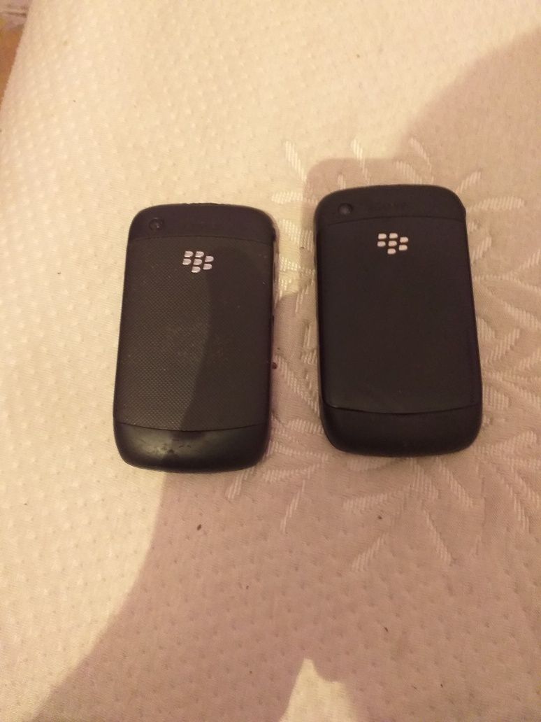 Blackberry 2 telefoane