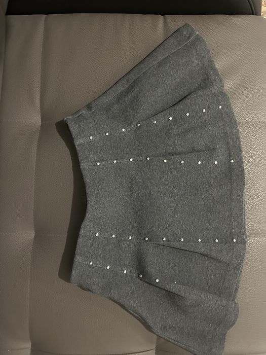 Серая мини юбка от Mango