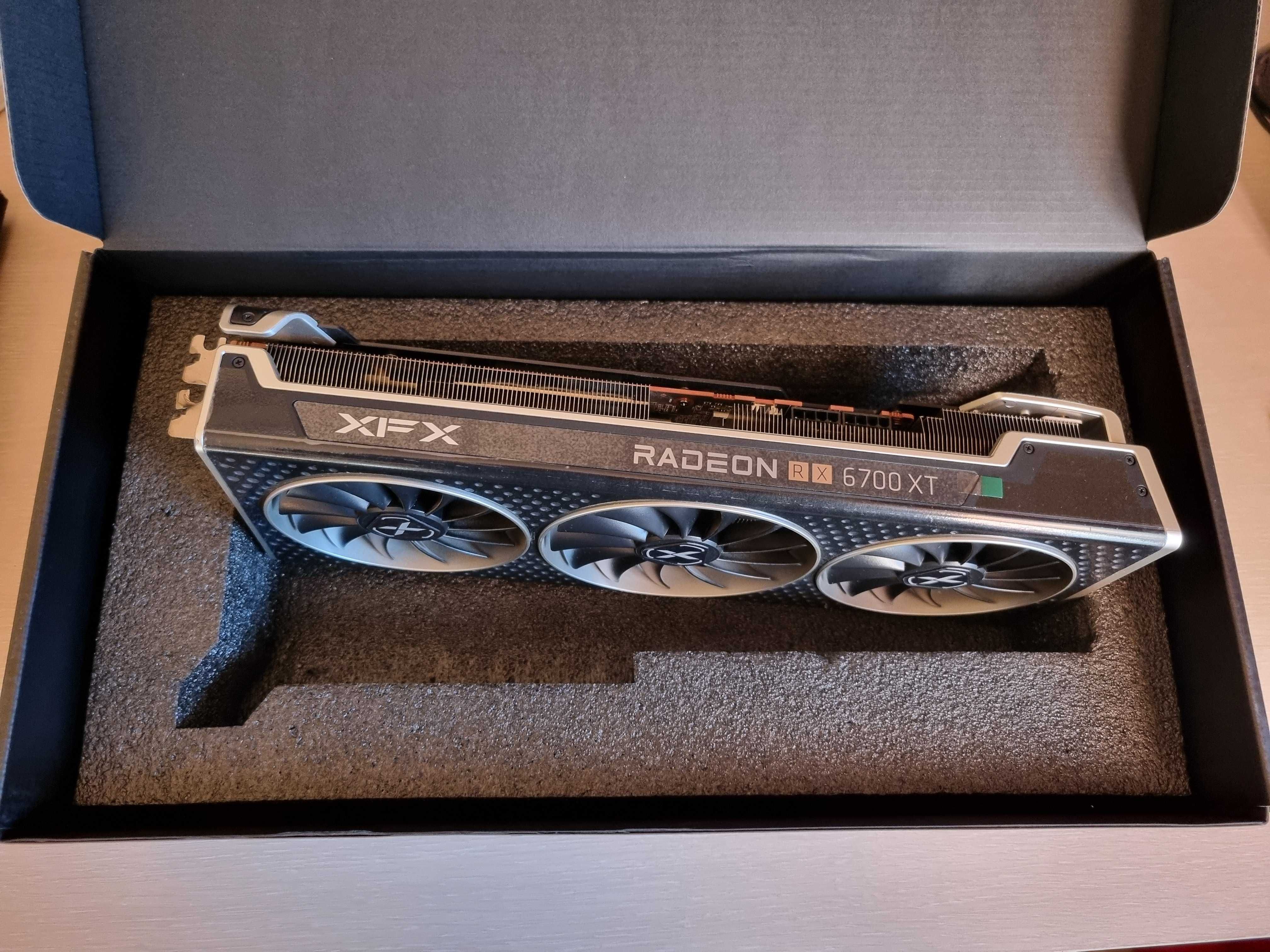 XFX Speedster QICK 319 AMD Radeon RX 6700 XT BLACK