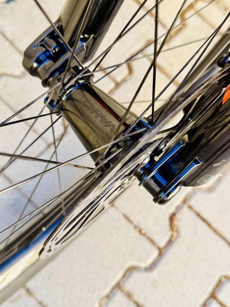Bicicleta full suspension Rocky Mountain