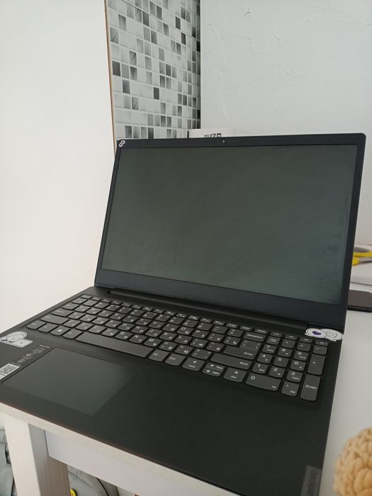 Ноутбук Lenovo с сумкой и защитой на клавиатуру