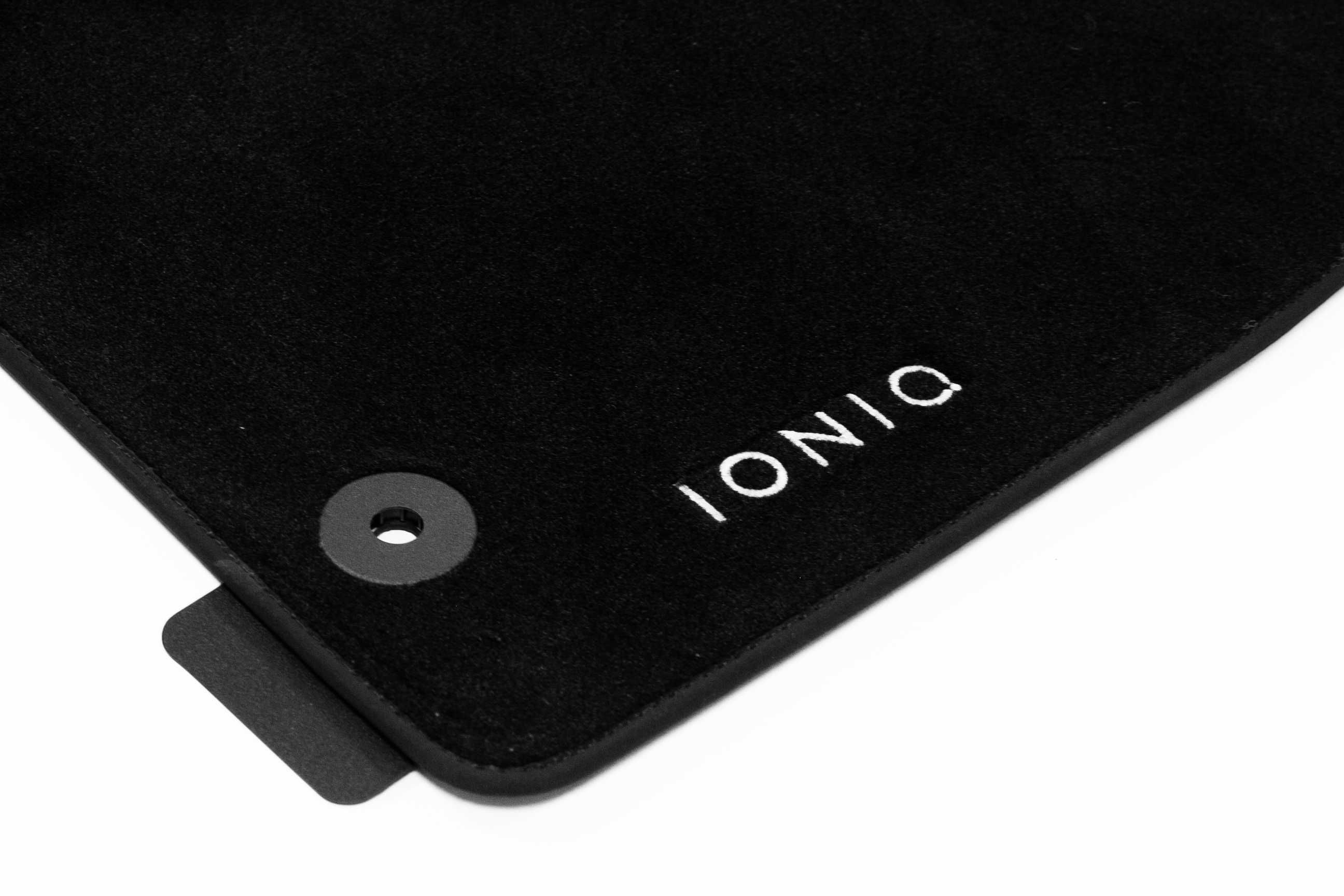 Стелки за Хюндай IONIQ Оригинални Чисто Нови Мокетни Черни