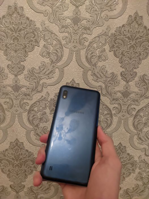 Продам телефон Samsung A10