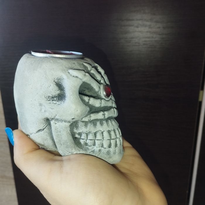 Vând cranii decorative