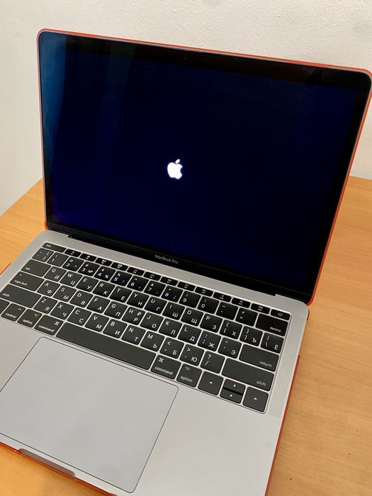 MacBook Pro 2017, 13,3-inch, 256гб в хорошем состоянии