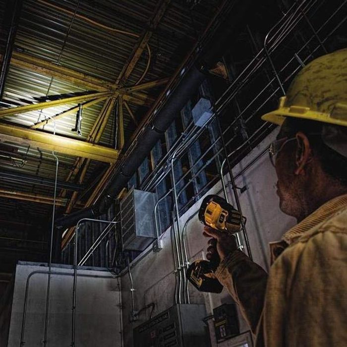 Акумулаторен фенер Dewalt DCL043/18V