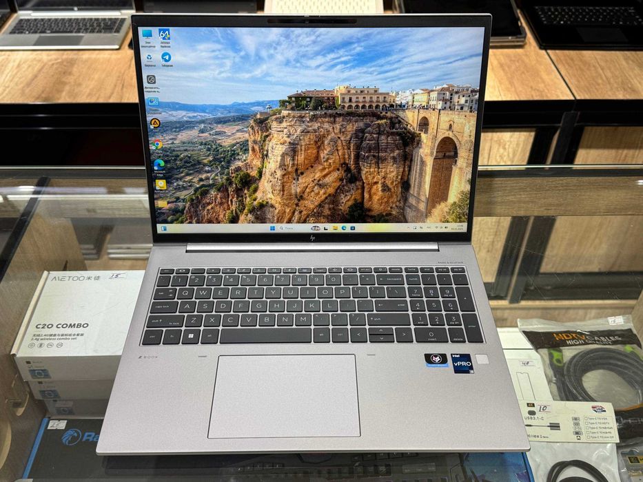 HP ZBook Firefly 14 G9 Core i5-1245U ram 16 ssd 512 Quadro Т550 4gb