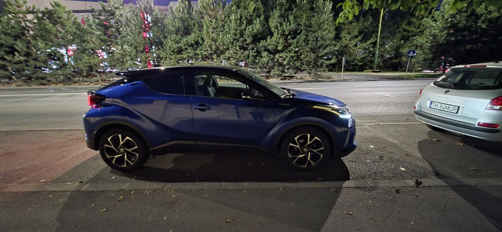 Vand Toyota C-HR km 133.000 garanție 2029
