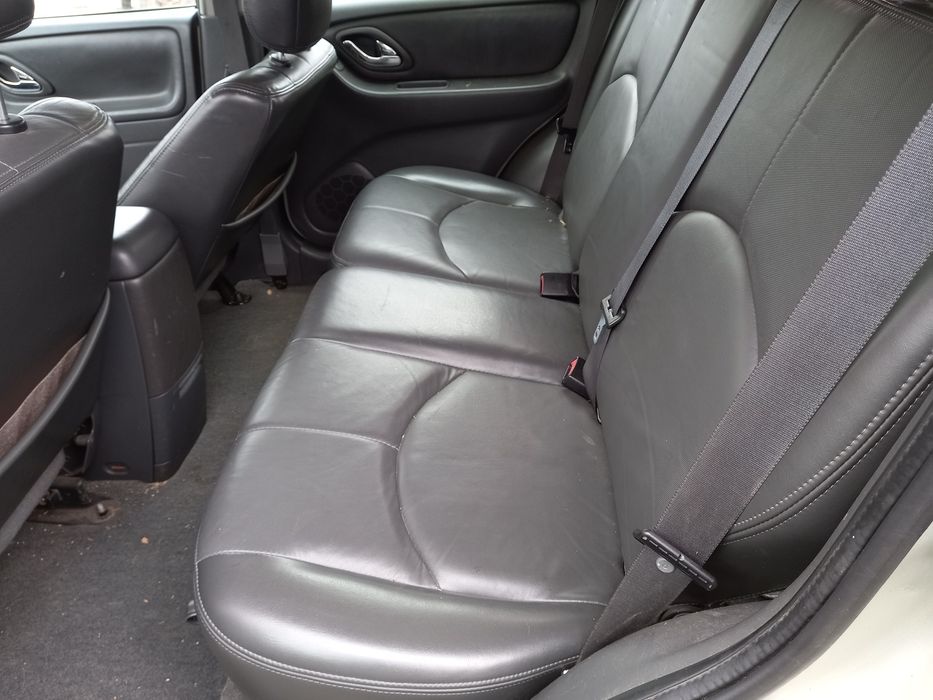 Мазда Трибют на части