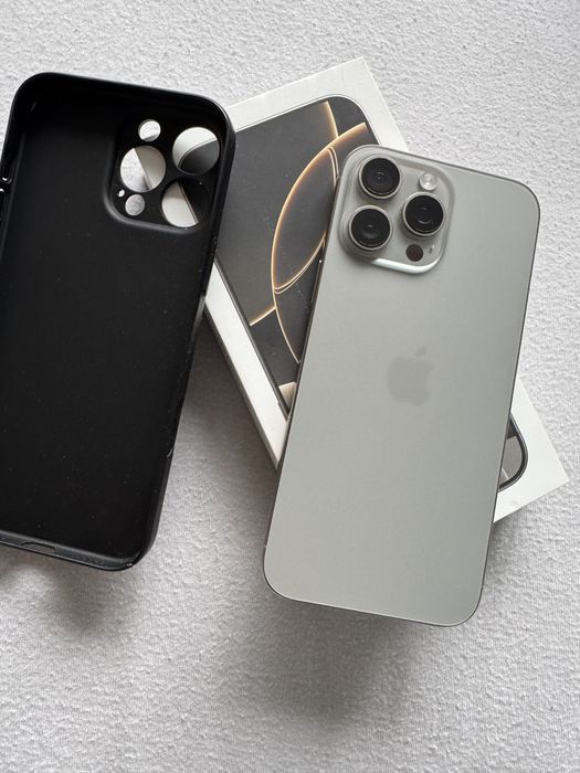 iPhone 16 Pro Max 256GB, baterie 100%, garanție până în 02.10.2026