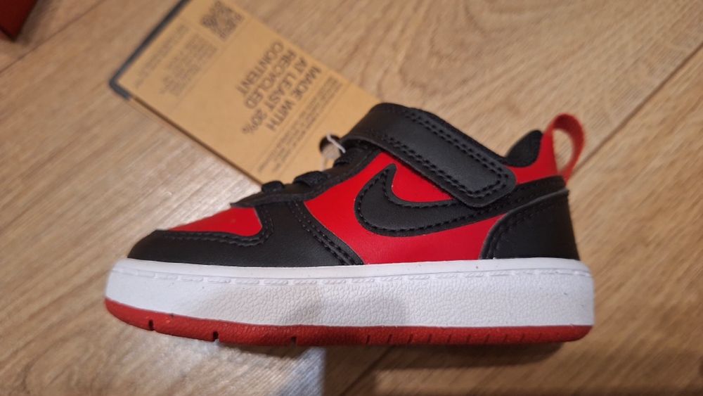 Нов Nike Court Borough 21