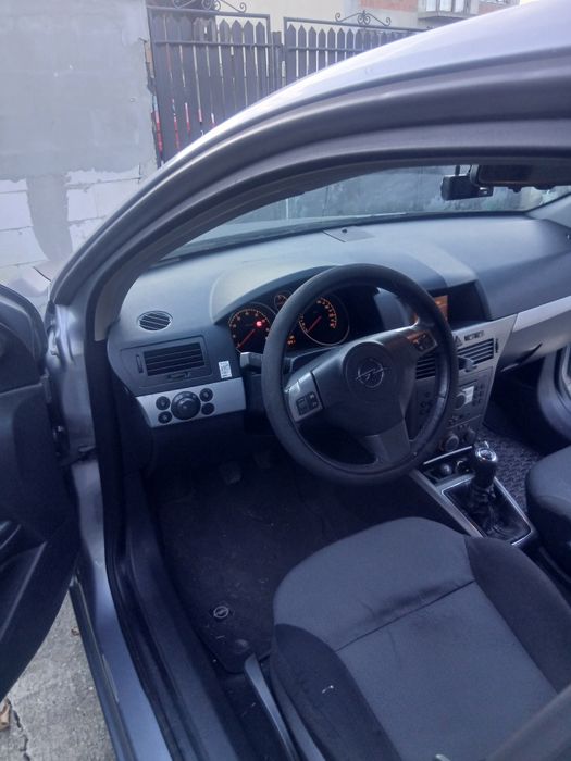 Vând Opel Astra H