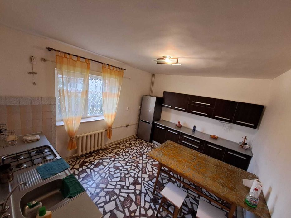 Proprietar inchiriez vila 6 camere in Constanta, Agigea ,Lazu
