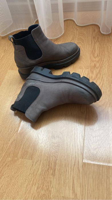 Ghete piele nubuc gri!