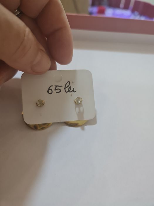 Cercei placați de firma