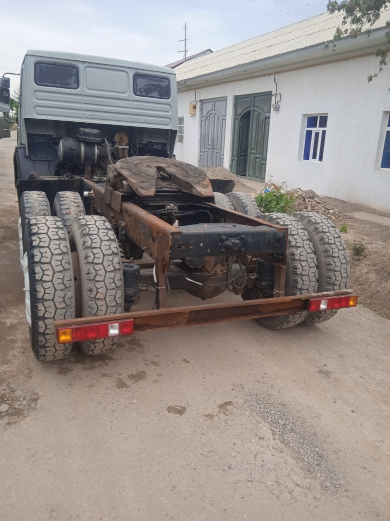 Kamaz tegach sotiladi