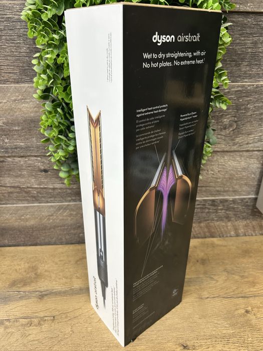 Dyson Airstrait