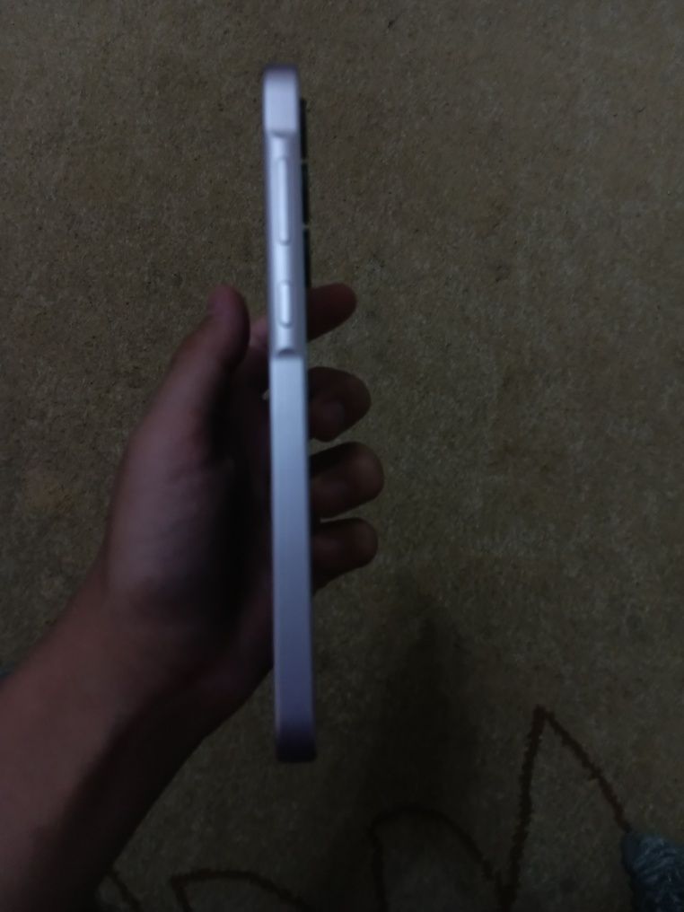 Samsung A35 5G sotiladi srochna...