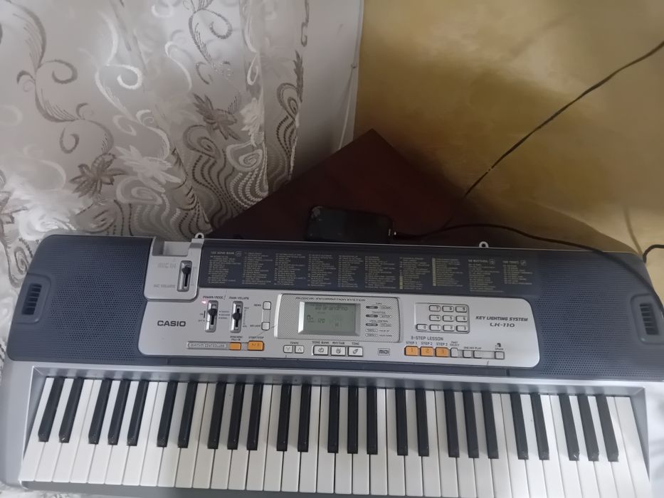 Vând orga începători în stare perfecta