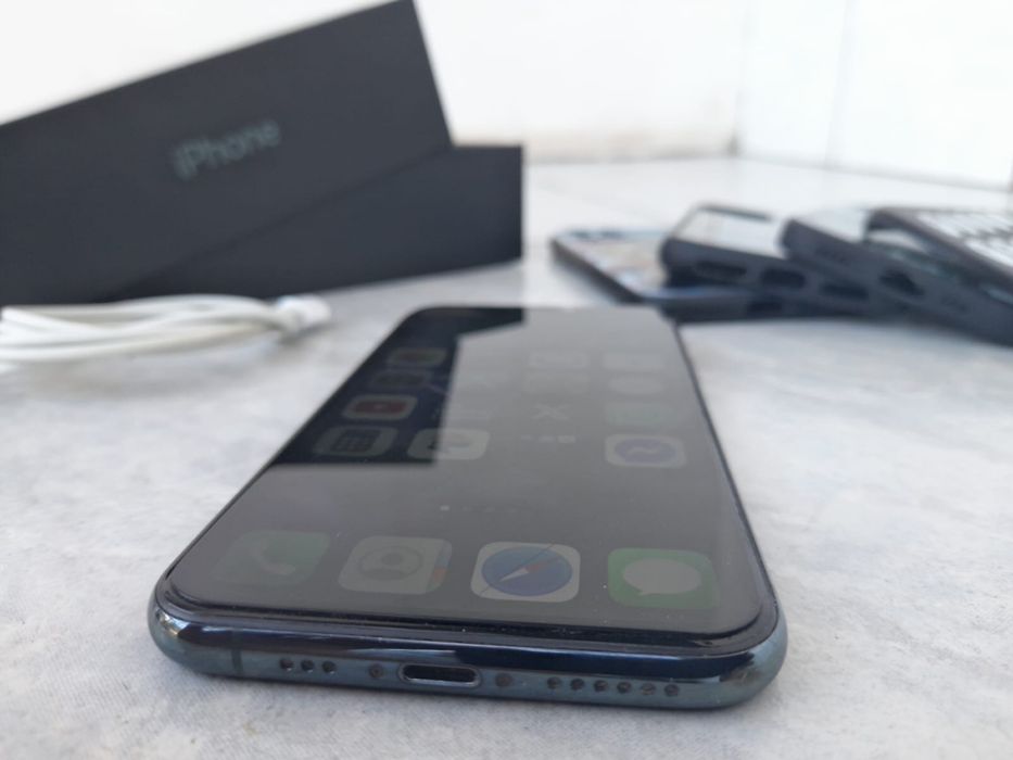 Iphone 11 pro 64gb + 4 huse
