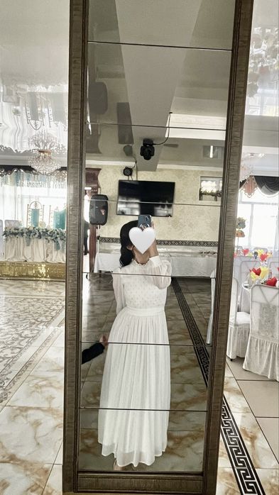 белое,вечернее платье