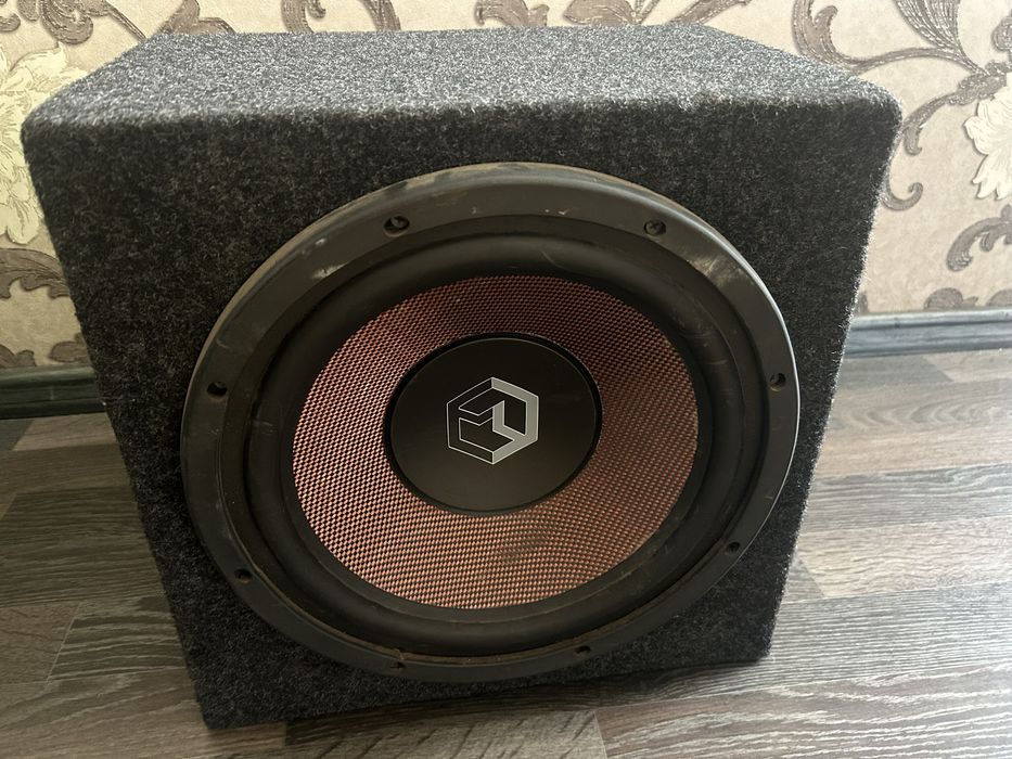 Сабуфер с усилителем