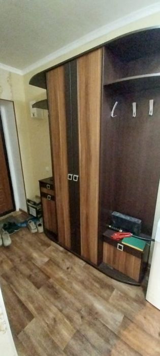 Продается шкаф для прихожей