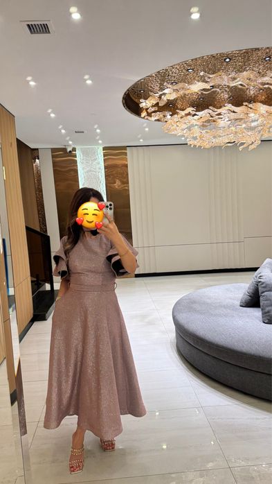 Платье на корпоративы , на выпускной рр 42-44 подойдет новая