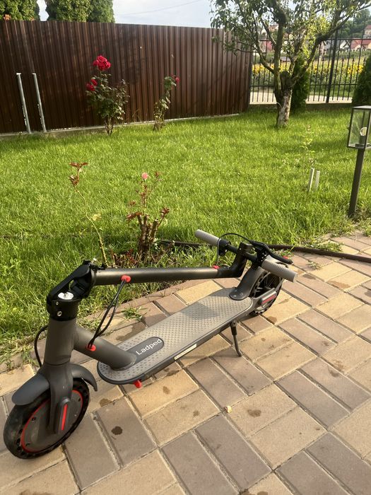 Trotinetă electrică în stare foarte bună – 31 km/h!
