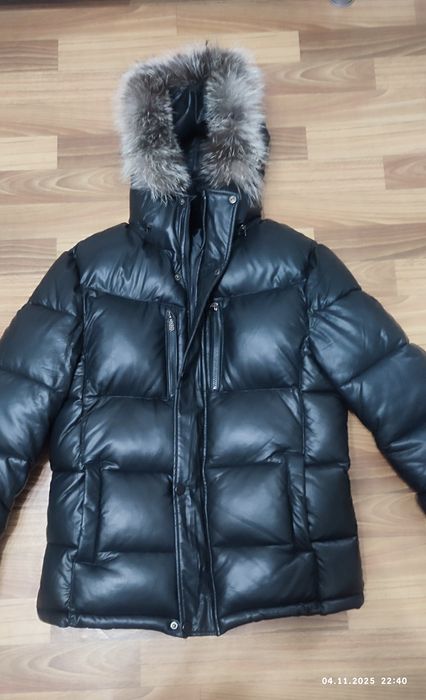 Продам зимнюю мужскую куртку 48р
