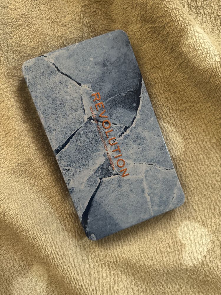 Сенки за очи Revolution Forever Flawless