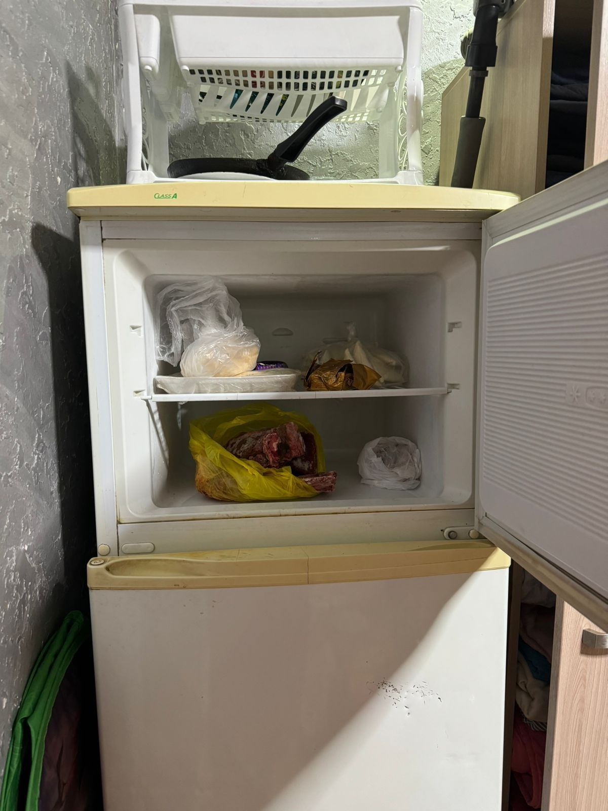 Холодильник в рабочем состоянии.