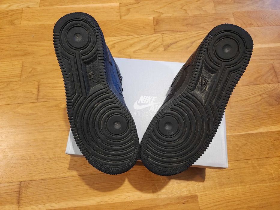 Adidasi Nike Air Force 1 LV8 GS - Numarul 38.5