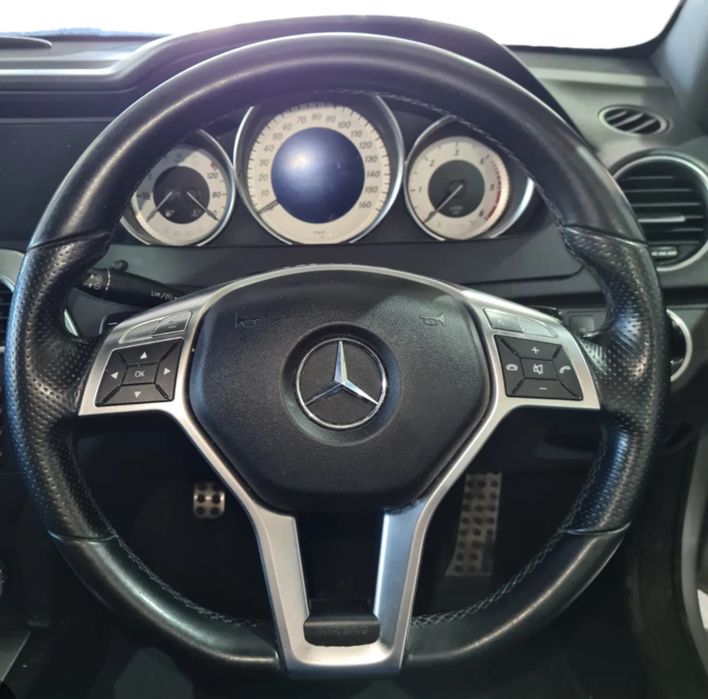 Бленда Капачка Волан Mercedes C W204 E CLA CLS Мерцедес Ц Е