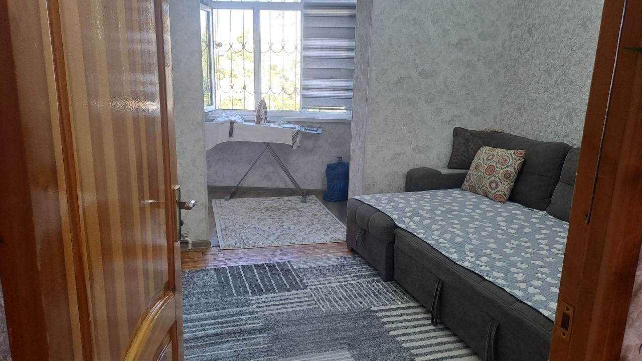 Продается своя квартира на Ахмад югнаки