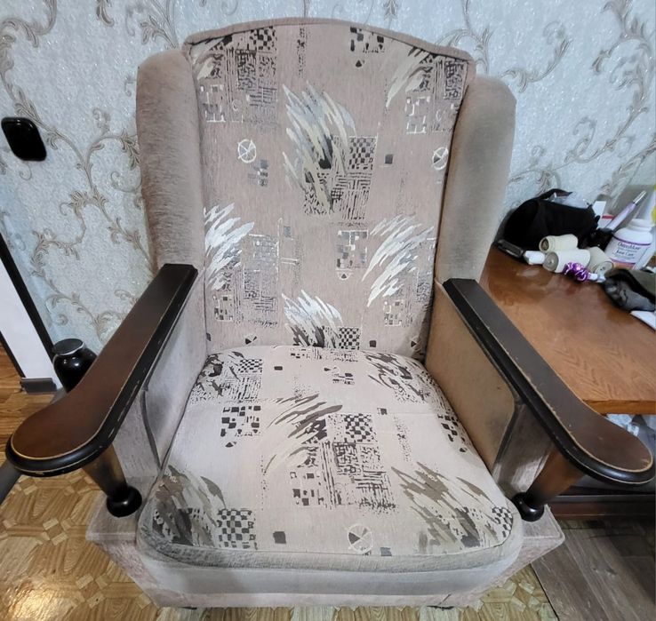 Диван + 2 кресла (отдам даром)