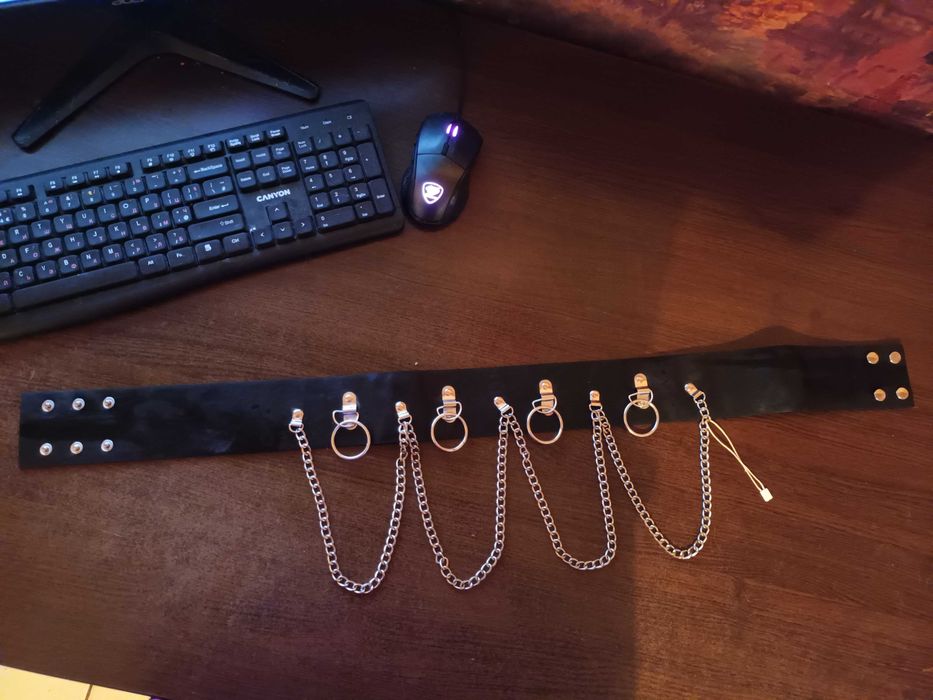 кожен колан с вериги