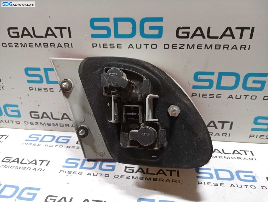 Stop Lampa Tripla Dreapta de pe Hayon Haion Portbagaj Fiat Albea 2002 - 2012 Cod 041520999000 41.520.748-SAG [M5202]