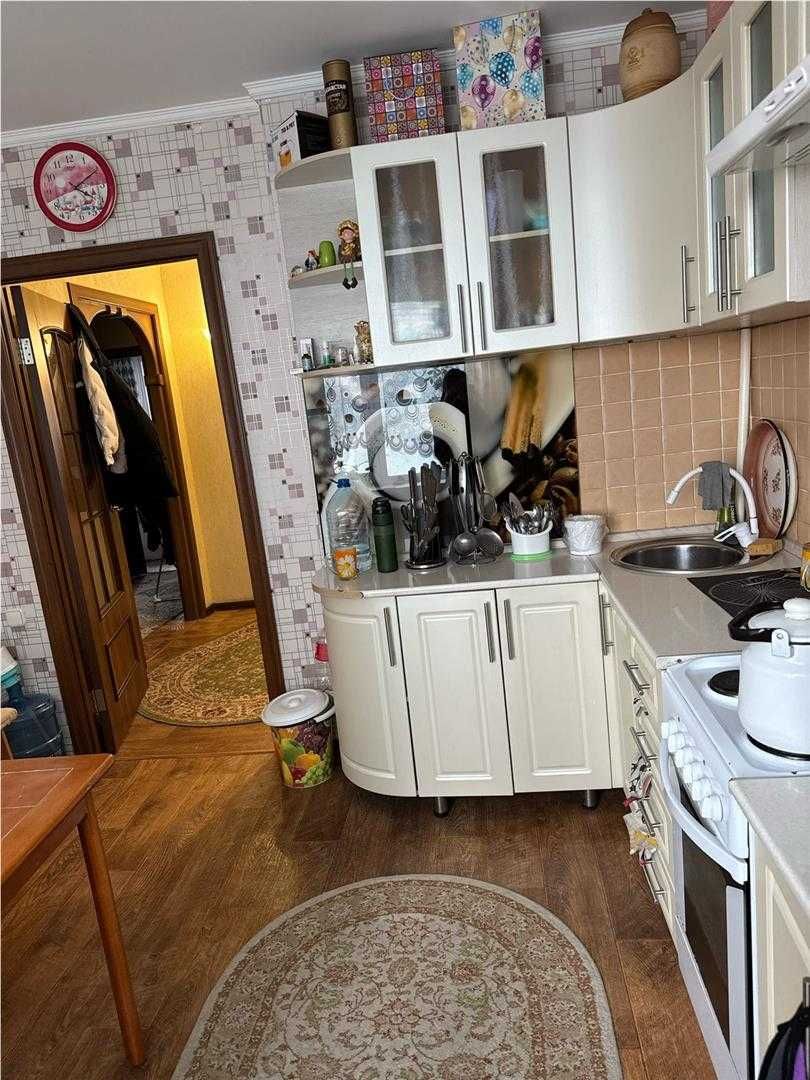 продам 3 комнатную квартиру 8 мкр, 1 кольцо